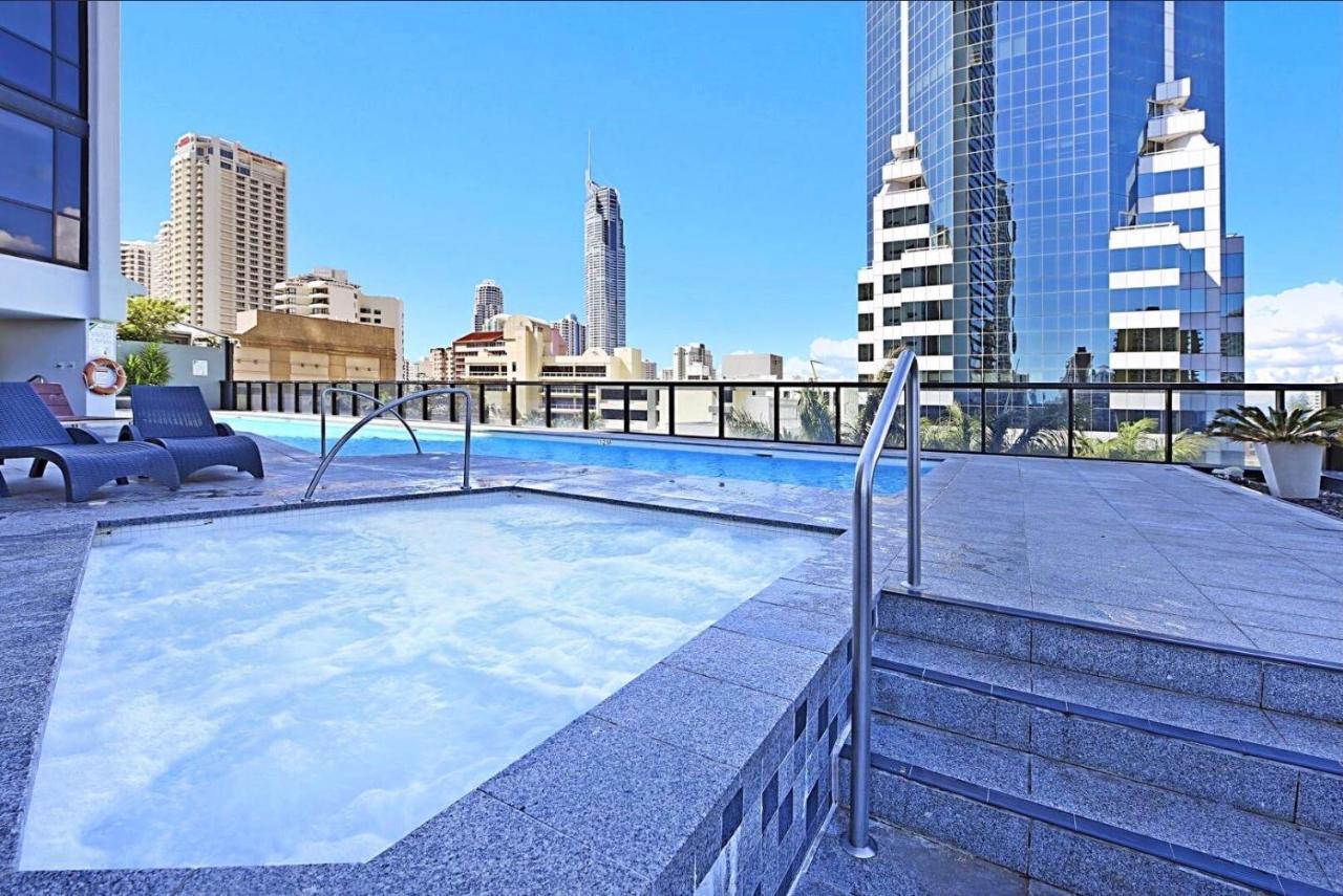 Circle On Cavill Surfers Paradise Apartments-Holiday Paradise Guldkusten Exteriör bild